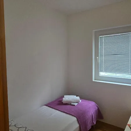 Zec Apartment *