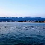 Zec *